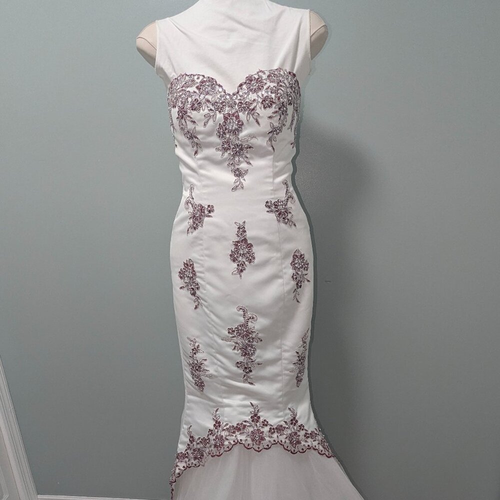 RARE Alfred Angelo Gown – As Seen on the Cover of Harper’s Bazaar Vietnam - Picture 2 of 7